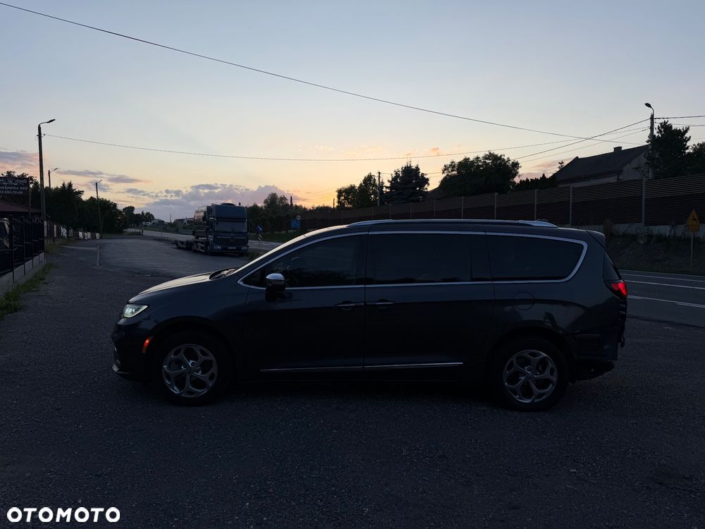 Chrysler Pacifica - 8