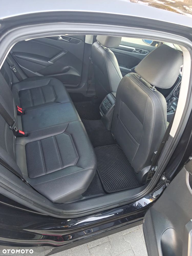 Volkswagen Passat - 21