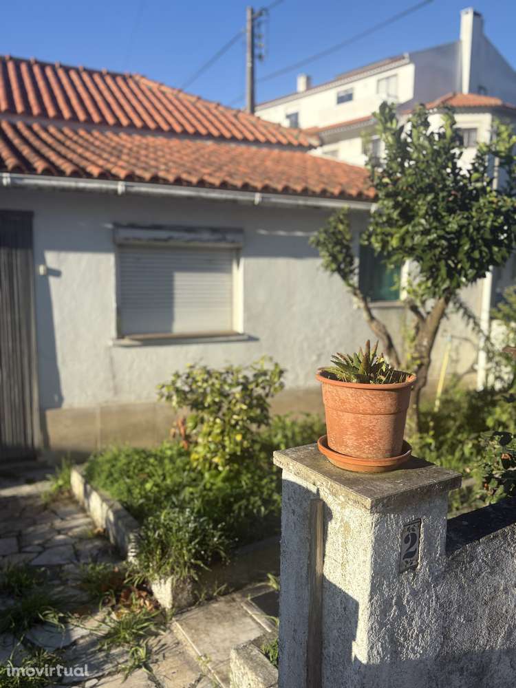 Moradia de Charme para reabilitação total no Lourel, Sintra - Grande imagem: 3/26