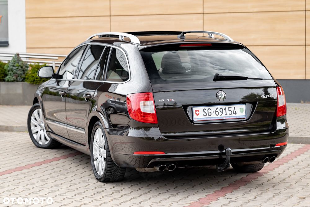 Skoda Superb Combi 3.6 V6 4x4 DSG Elegance - 14