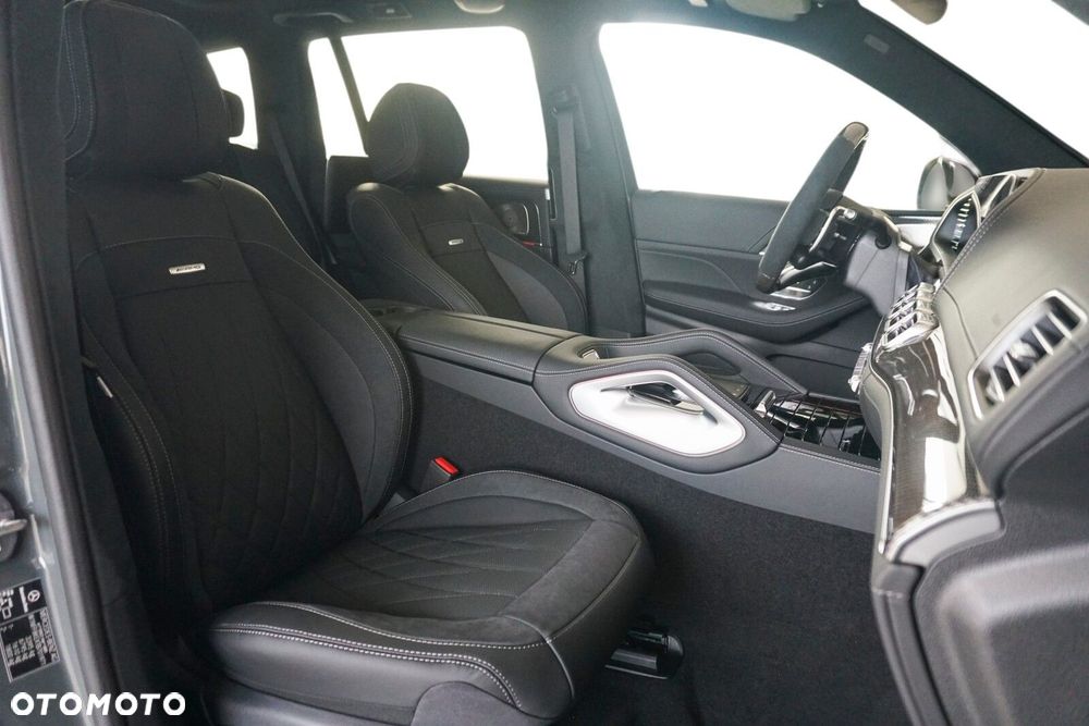 Mercedes-Benz GLS - 12