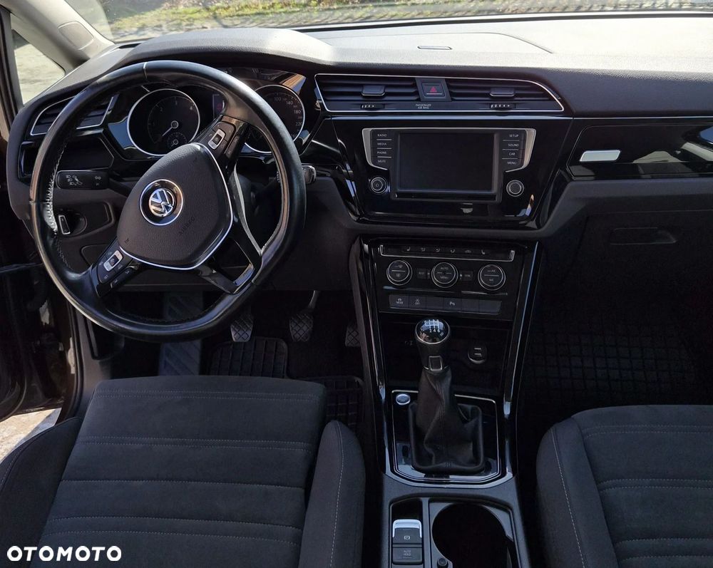 Volkswagen Touran 2.0 TDI BMT Highline - 11