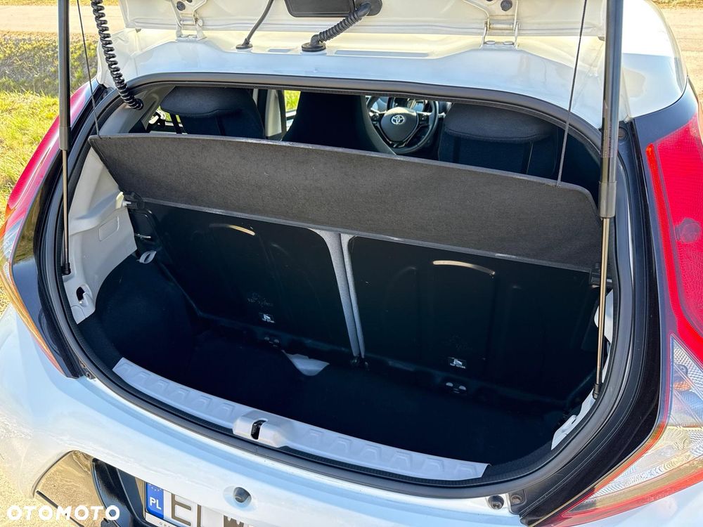 Toyota Aygo x-play connect - 4