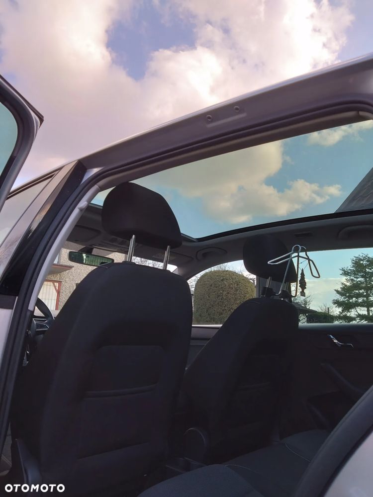 Skoda RAPID Spb 1.2 TSI Style - 14