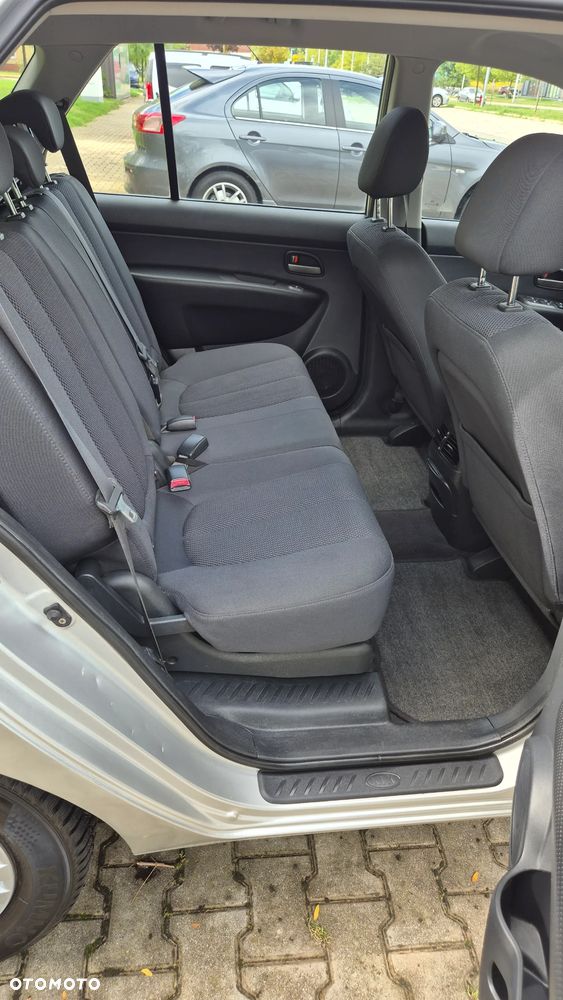 Kia Carens 2.0 EX - 15