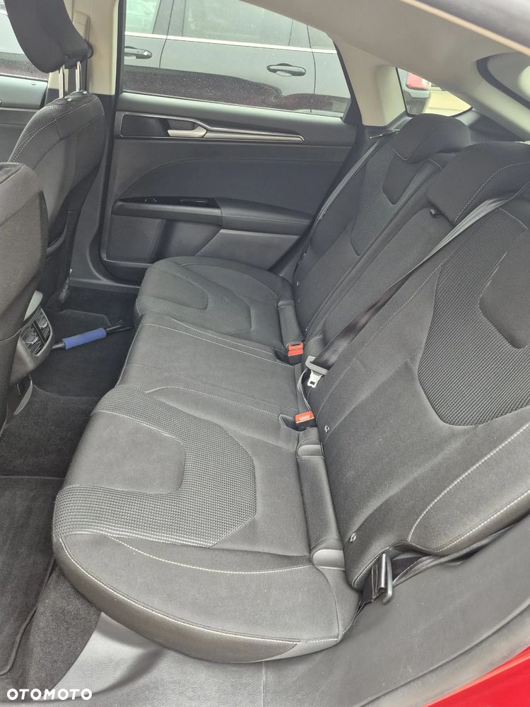 Ford Mondeo 2.0 TDCi Ambiente PowerShift - 11