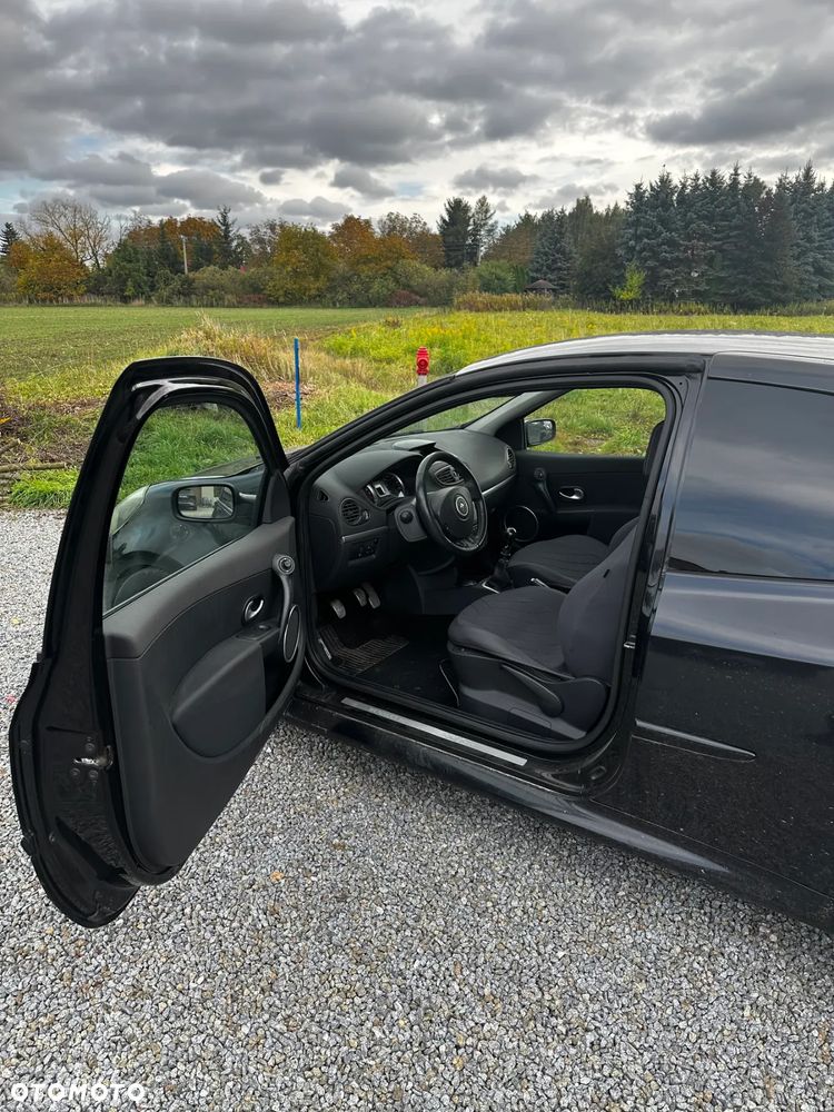 Renault Clio - 12
