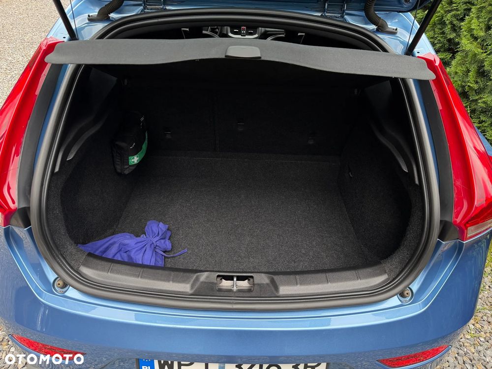 Volvo V40 D2 Drive-E R-Design Kinetic - 17