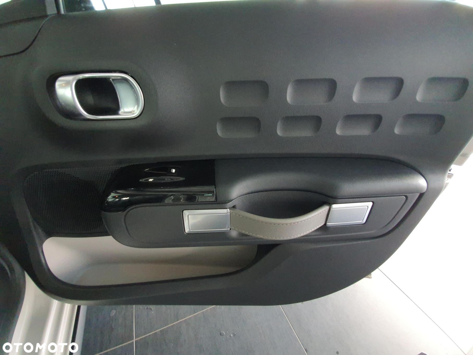 Citroën C3 1.2 PureTech Shine - 18