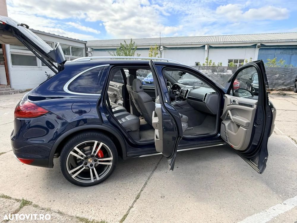 Porsche Cayenne 3.0 L V6 - 9