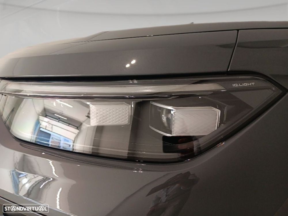 VW Tayron 2.0 TDI R-Line DSG - 37