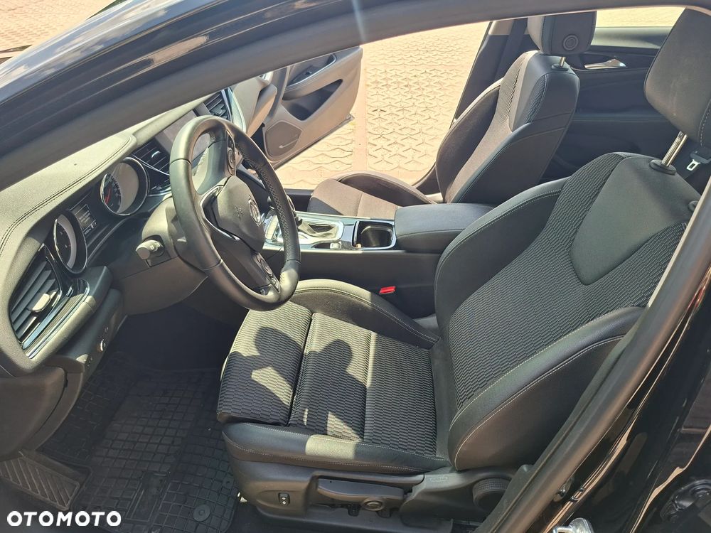 Opel Insignia - 9