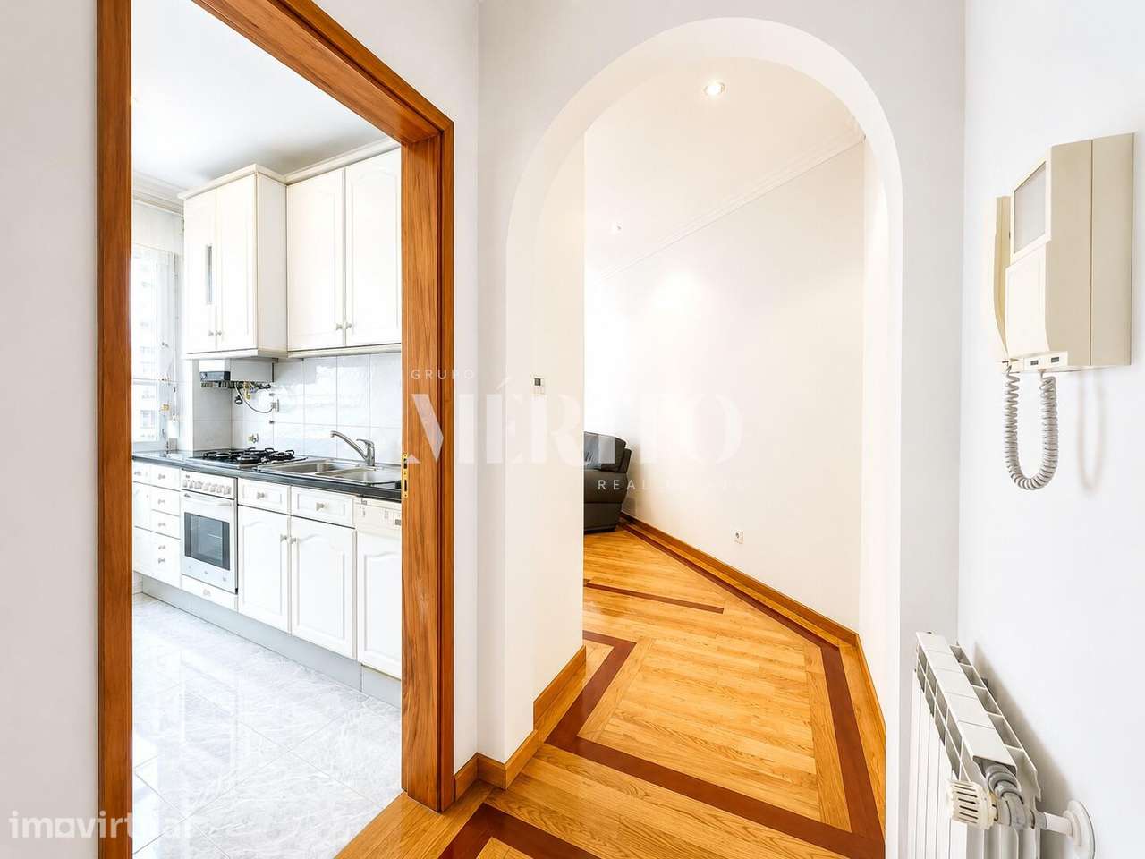 Apartamento T2 Mobilado com Garagem e Arrumos | Amorosa – Chafé | 1.ª - Grande imagem: 4/28