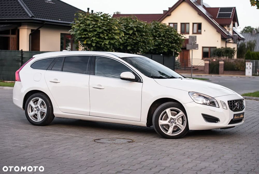 Volvo V60 D3 Geartronic Summum - 3