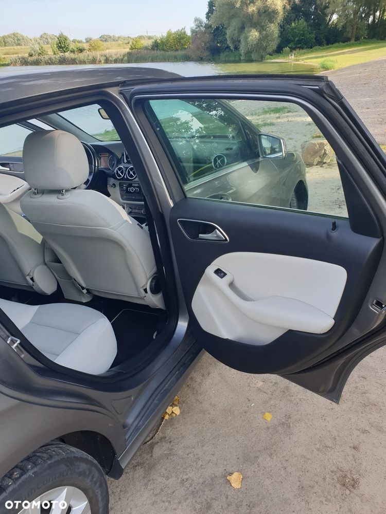 Mercedes-Benz Klasa B 180 CDI (BlueEFFICIENCY) - 11