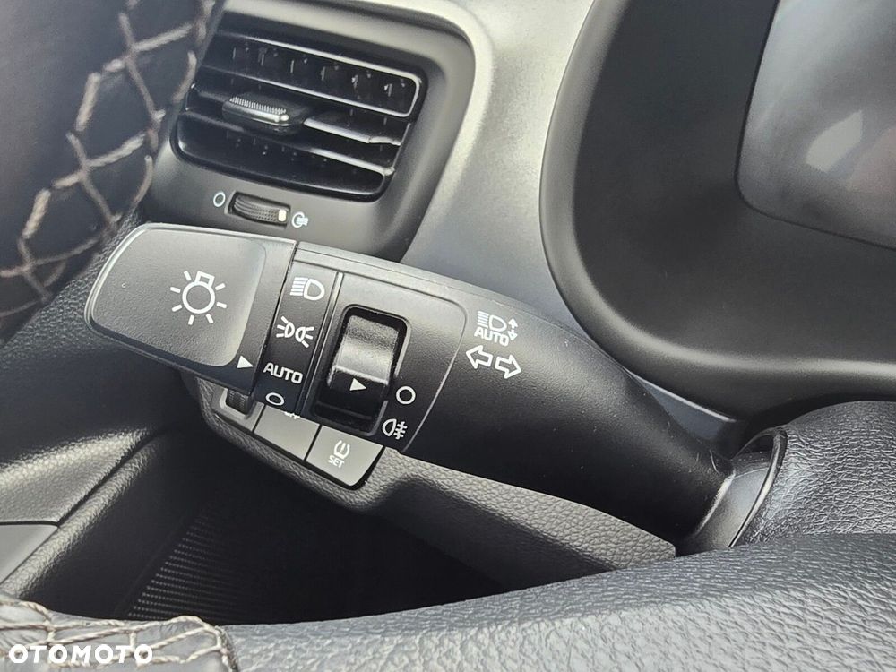 Kia Stonic 1.2 M - 24