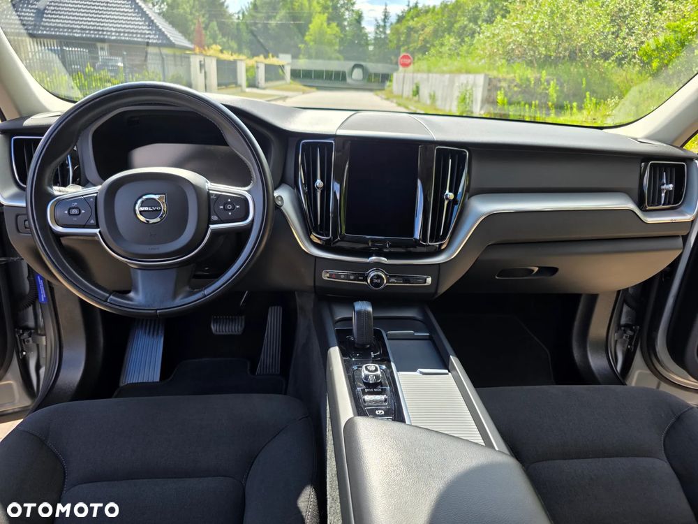 Volvo XC 60 B4 B Momentum Pro - 35
