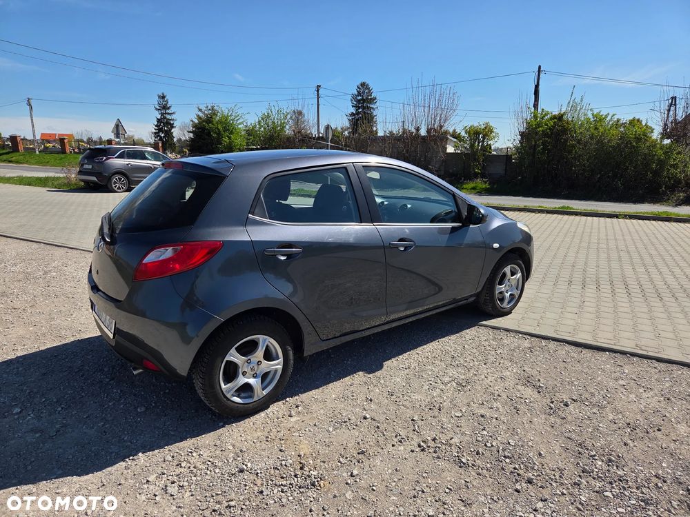 Mazda 2 - 4
