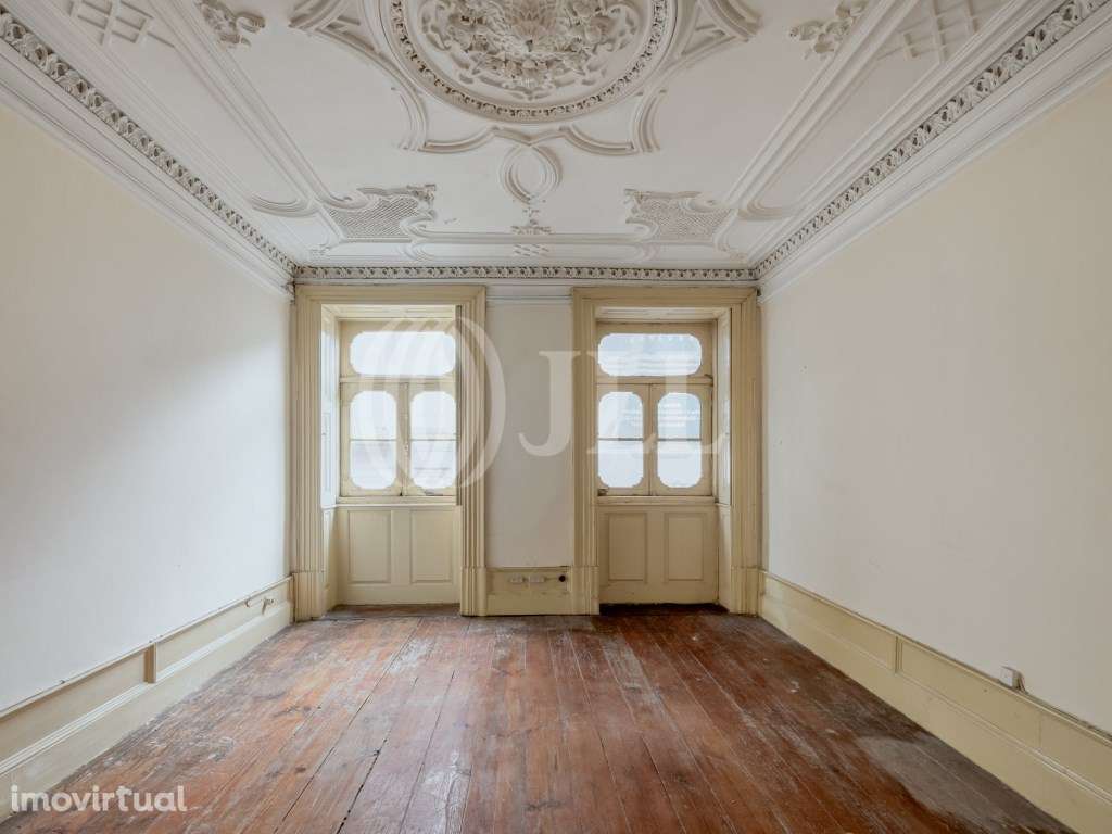 Prédio para reabilitar, com PIP aprovado, no Porto - Grande imagem: 2/23
