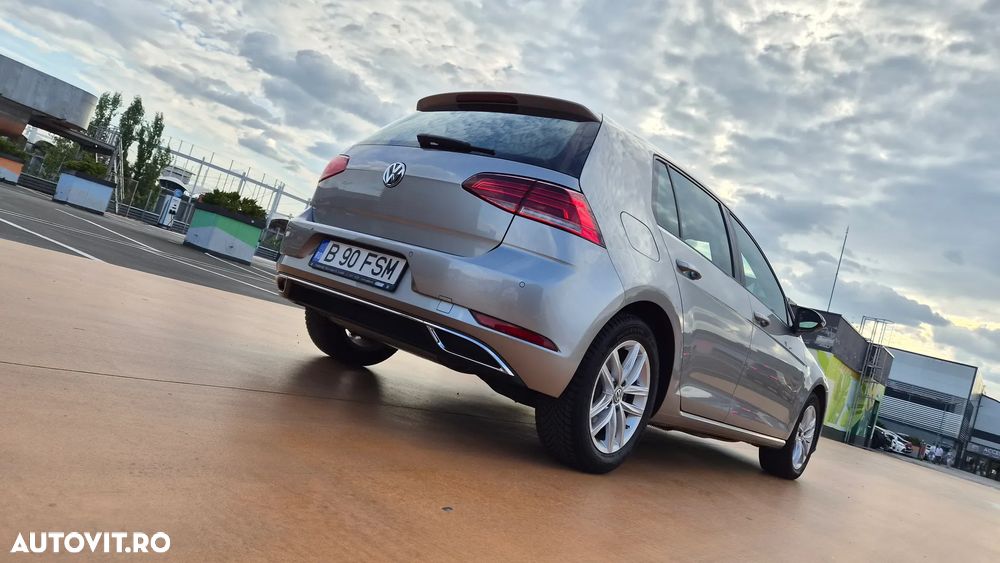 Volkswagen Golf - 32