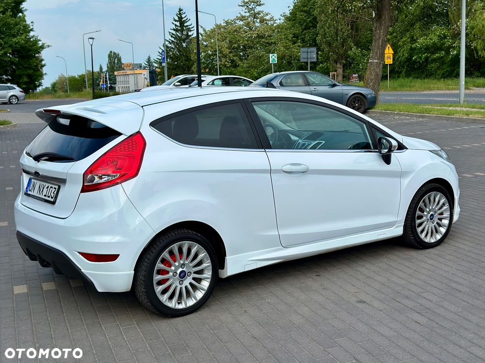 Ford Fiesta 1.4 Titanium EU5 - 11