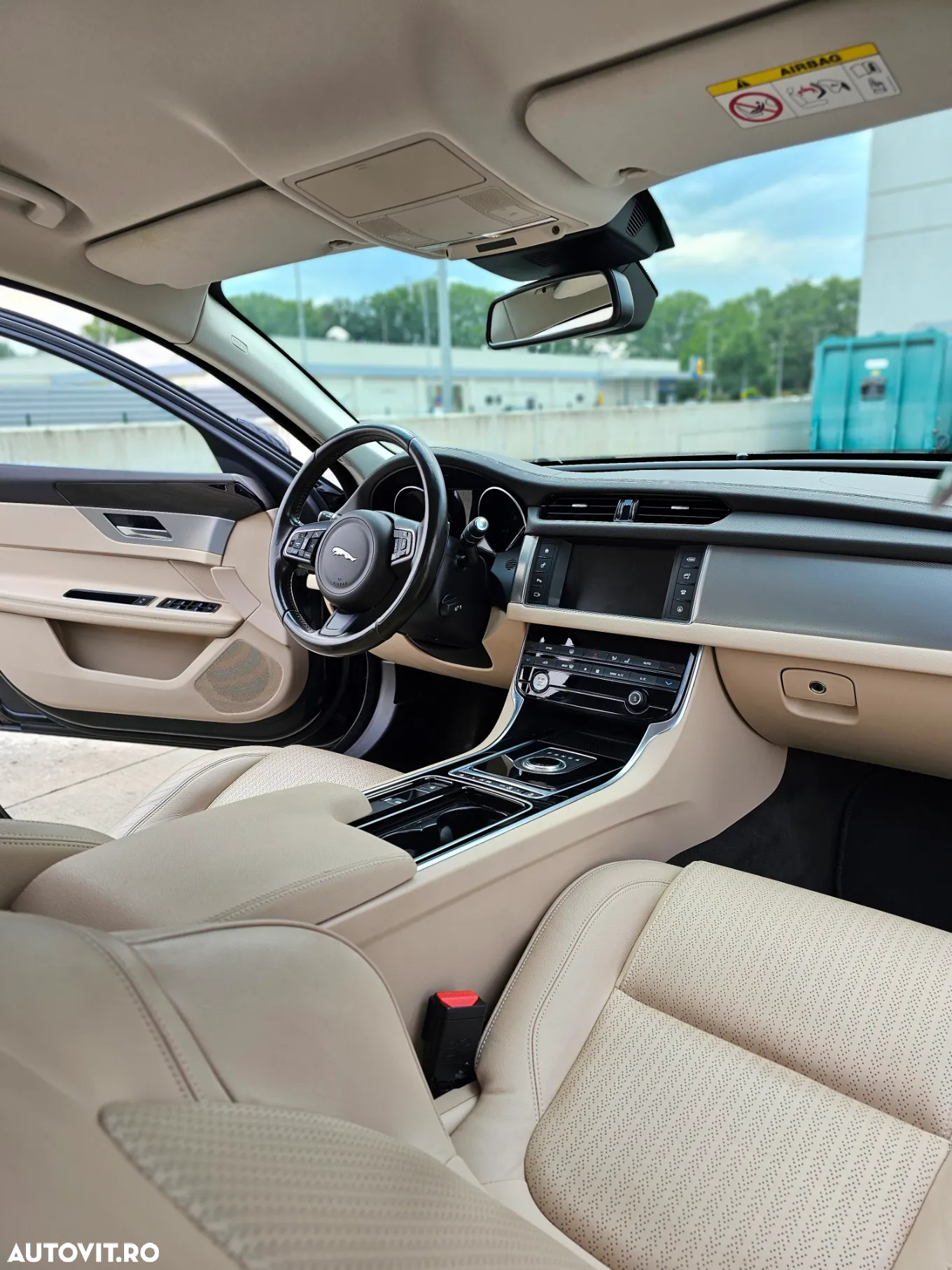Jaguar XF 20d RWD E-Performance Prestige - 7