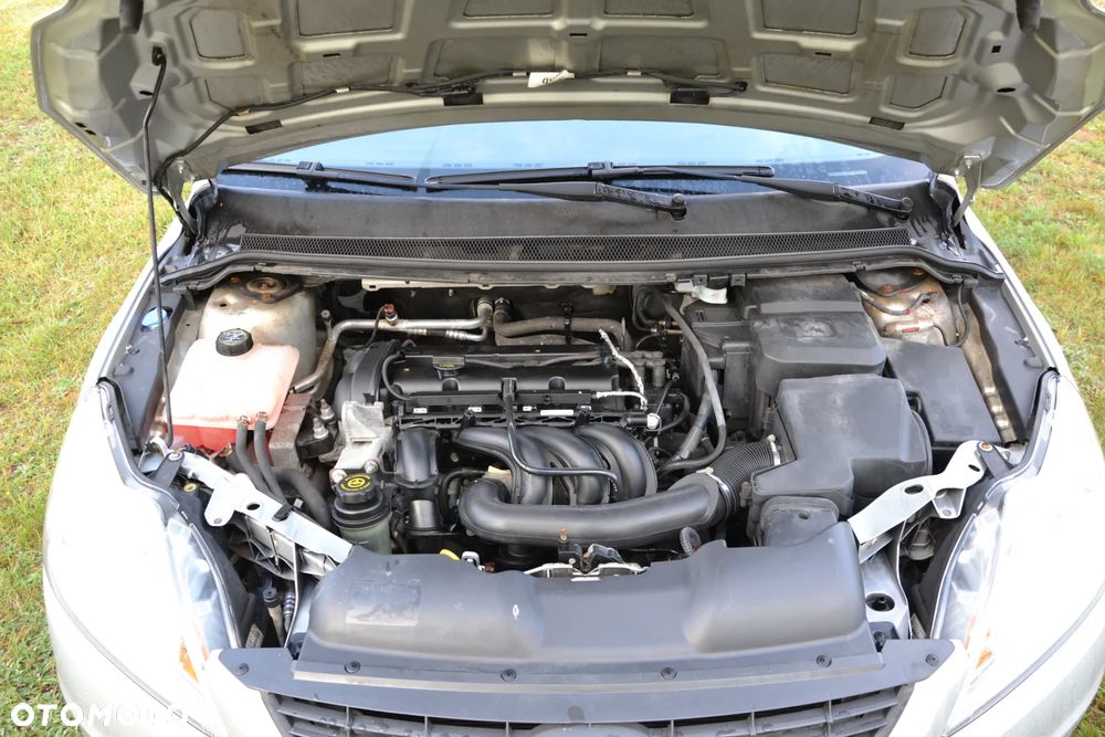 Ford Focus 1.6 Ambiente - 10