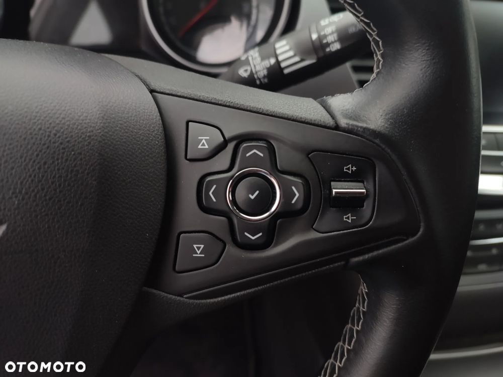 Opel Astra 1.4 Turbo Business - 30