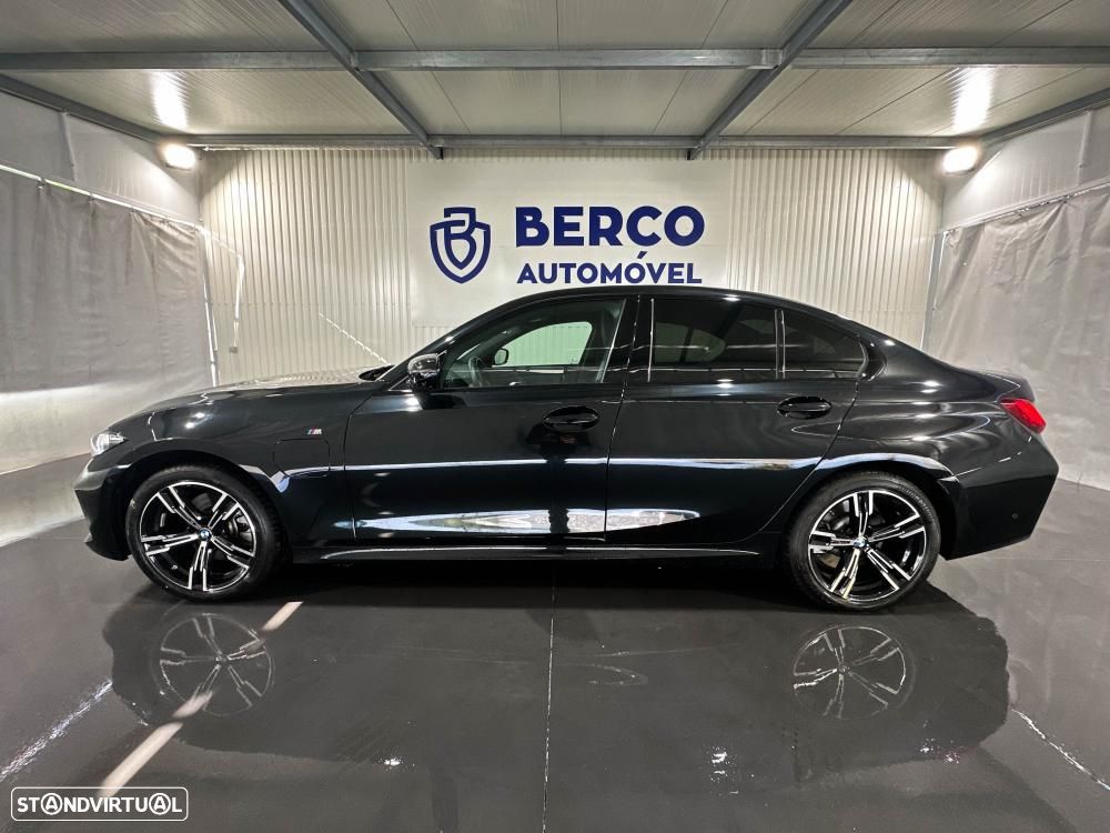 BMW 330 e Pack Desportivo M Auto - 13