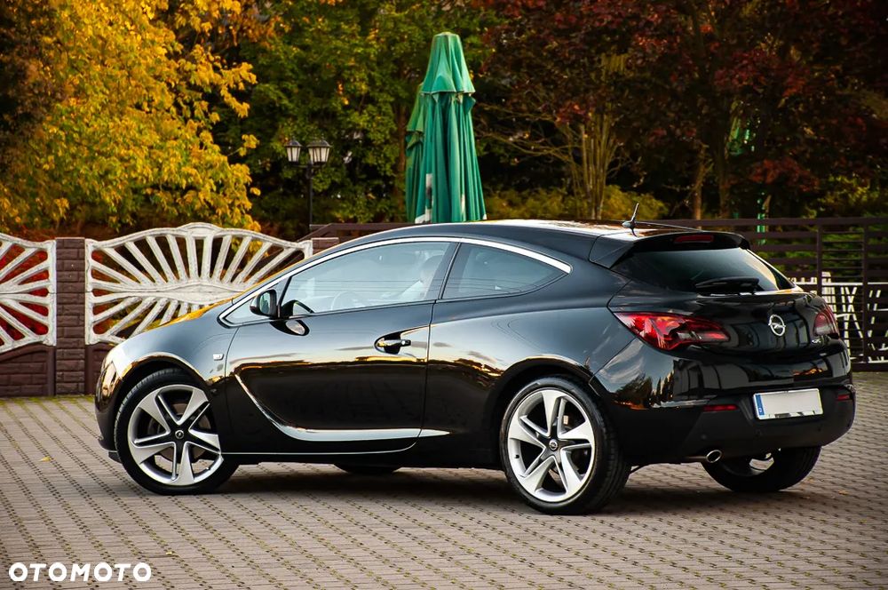 Opel Astra GTC 1.6 Turbo Innovation - 18