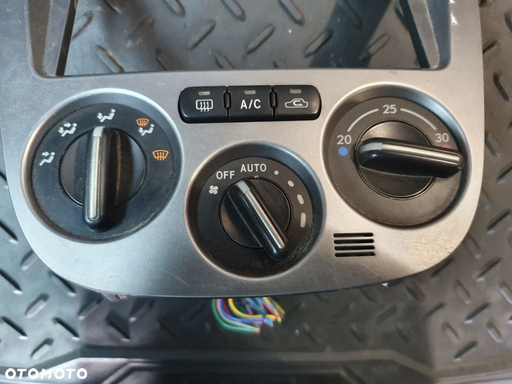 Panel nawiewu klimatyzacji Subaru Impreza II GD WRX 03-05 EU 72311-FE051 - 2