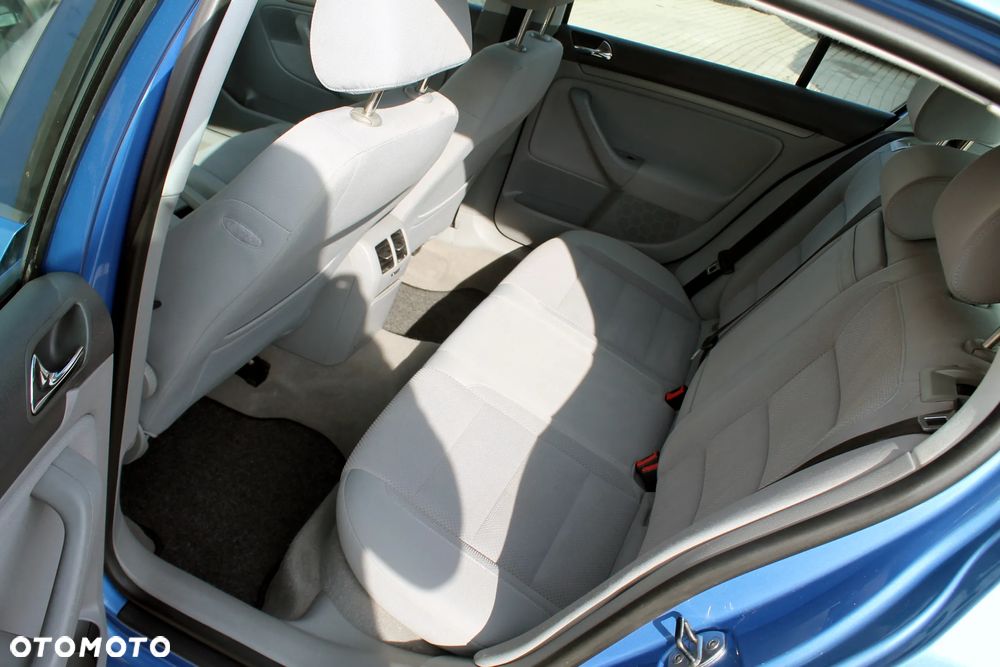 Volkswagen Golf - 14