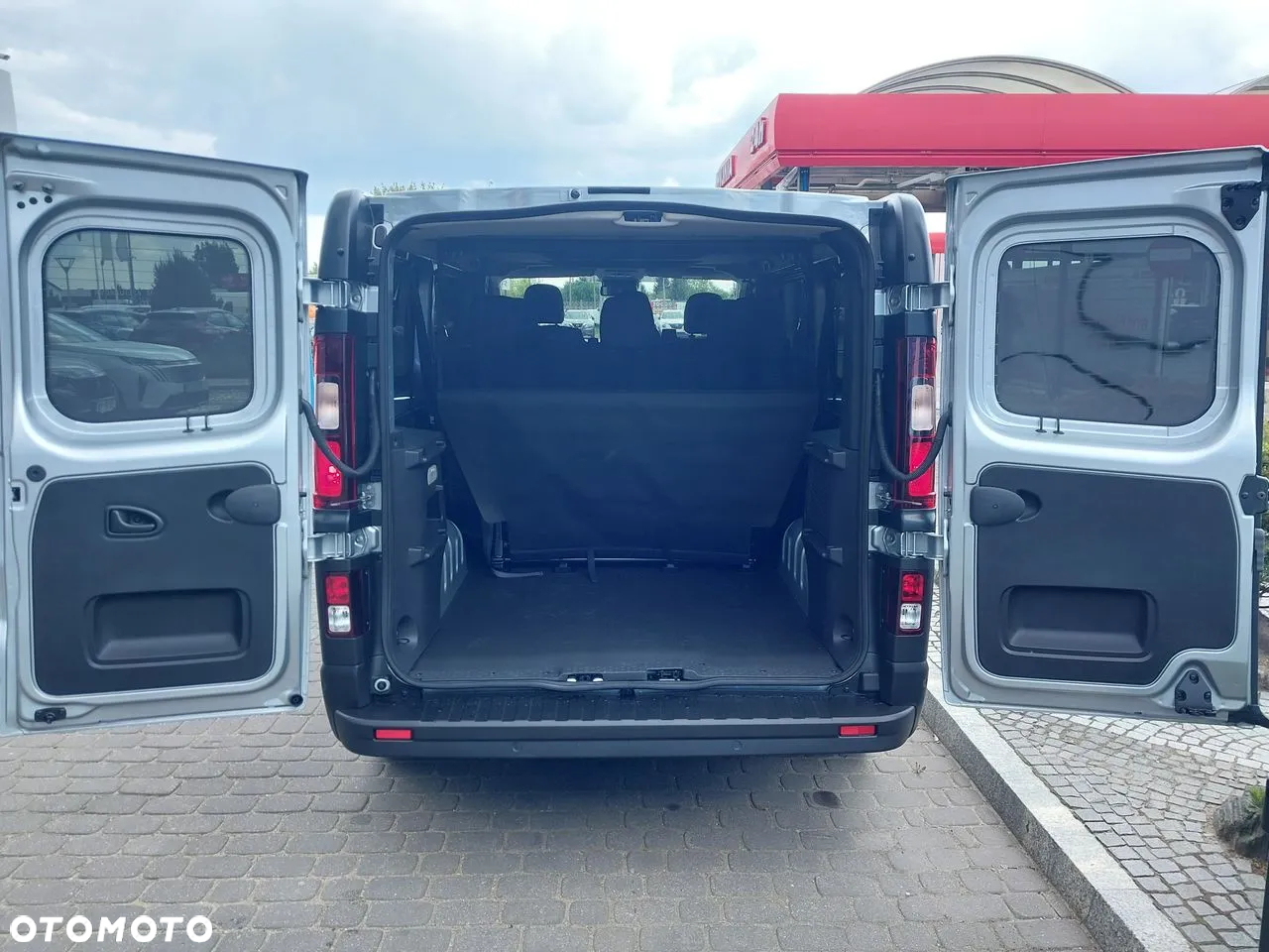 Nissan Primastar 2.0 dCi L2 Business Plus - 12