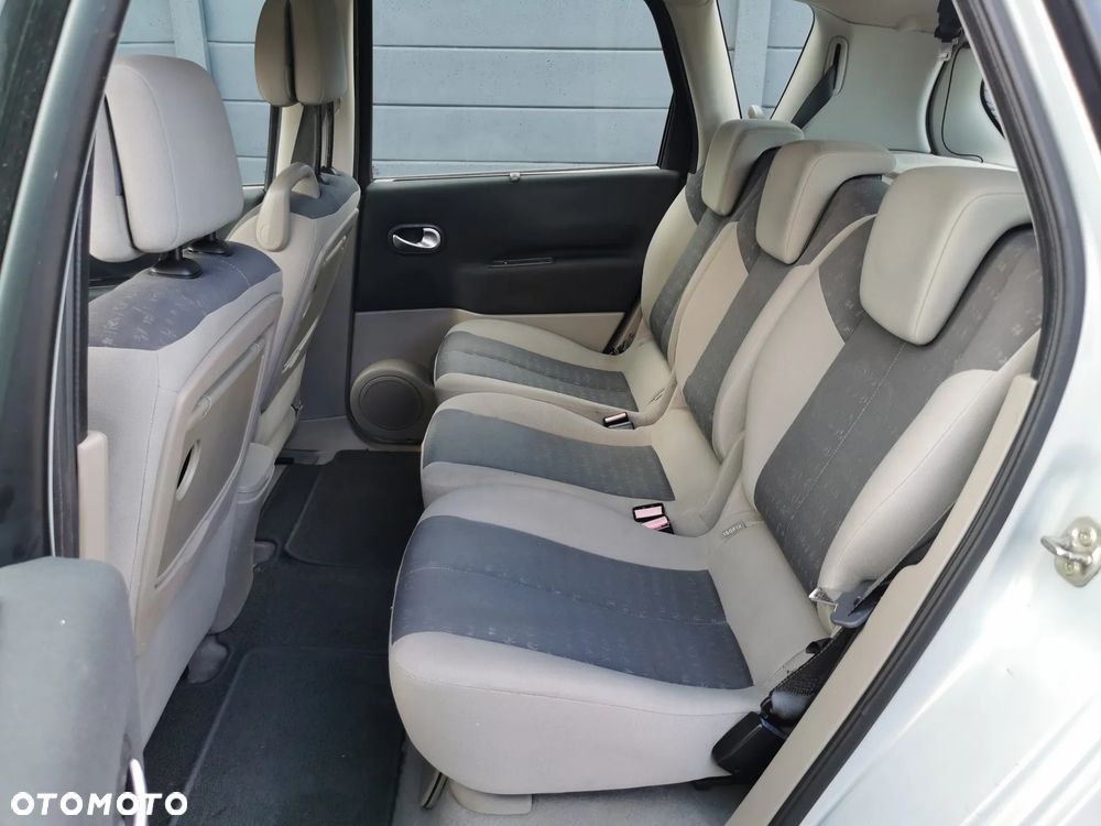 Renault Scenic 1.6 16V Confort Privilege - 8