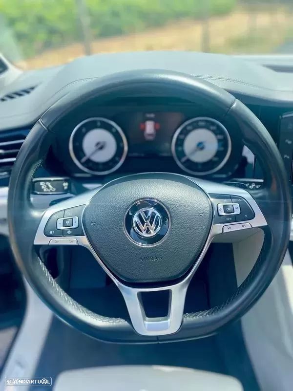 VW Touareg 3.0 TDI V6 Elegance Plus - 7