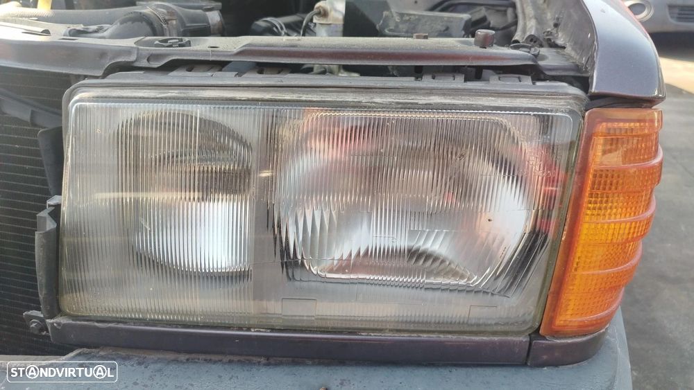 Ótica / farol esquerda MERCEDES-BENZ 190 (W201) - 1
