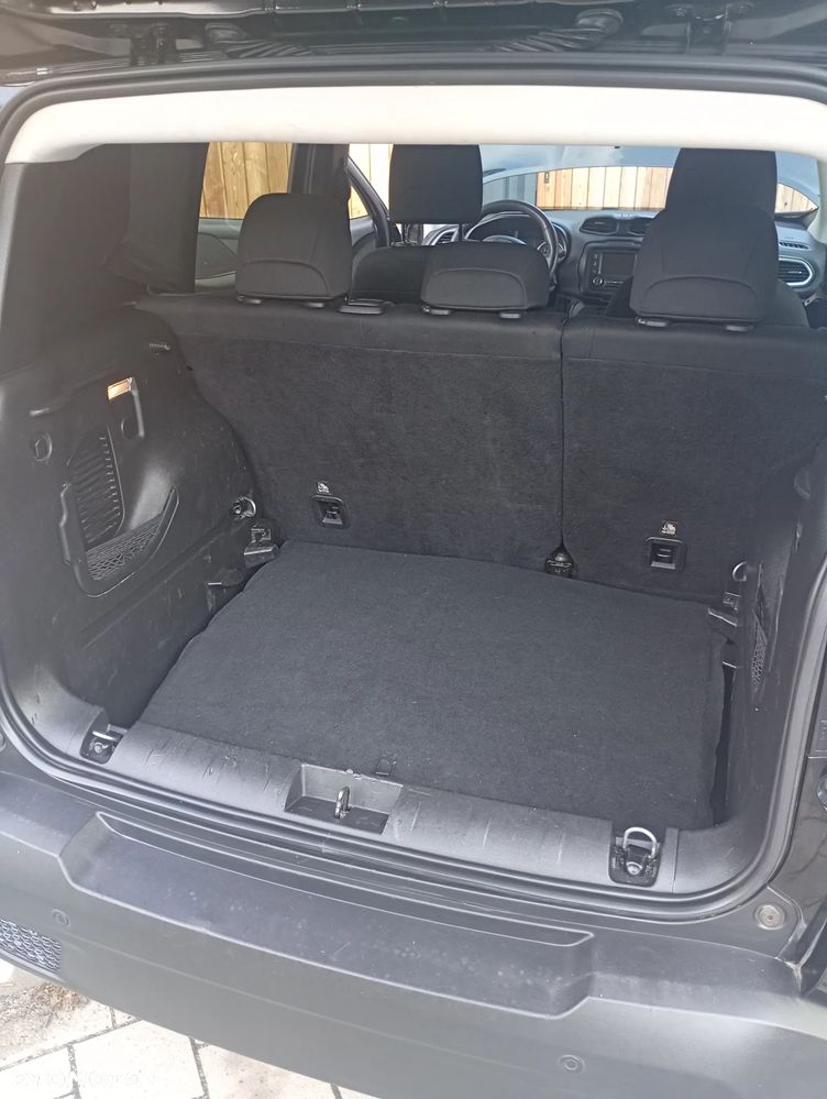 Jeep Renegade 1.6 E-TorQ Sport FWD - 12