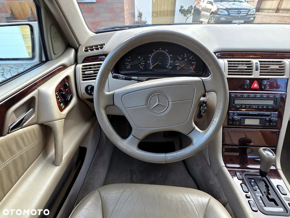 Mercedes-Benz Klasa E - 4