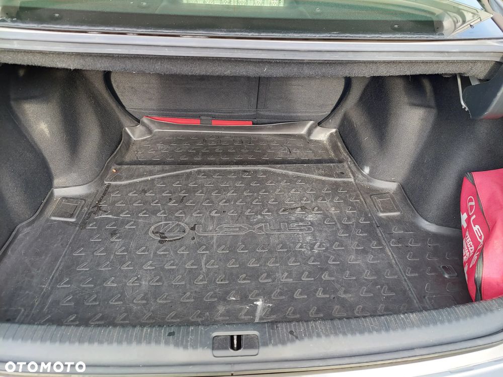 Lexus IS 300h F Sport - 7