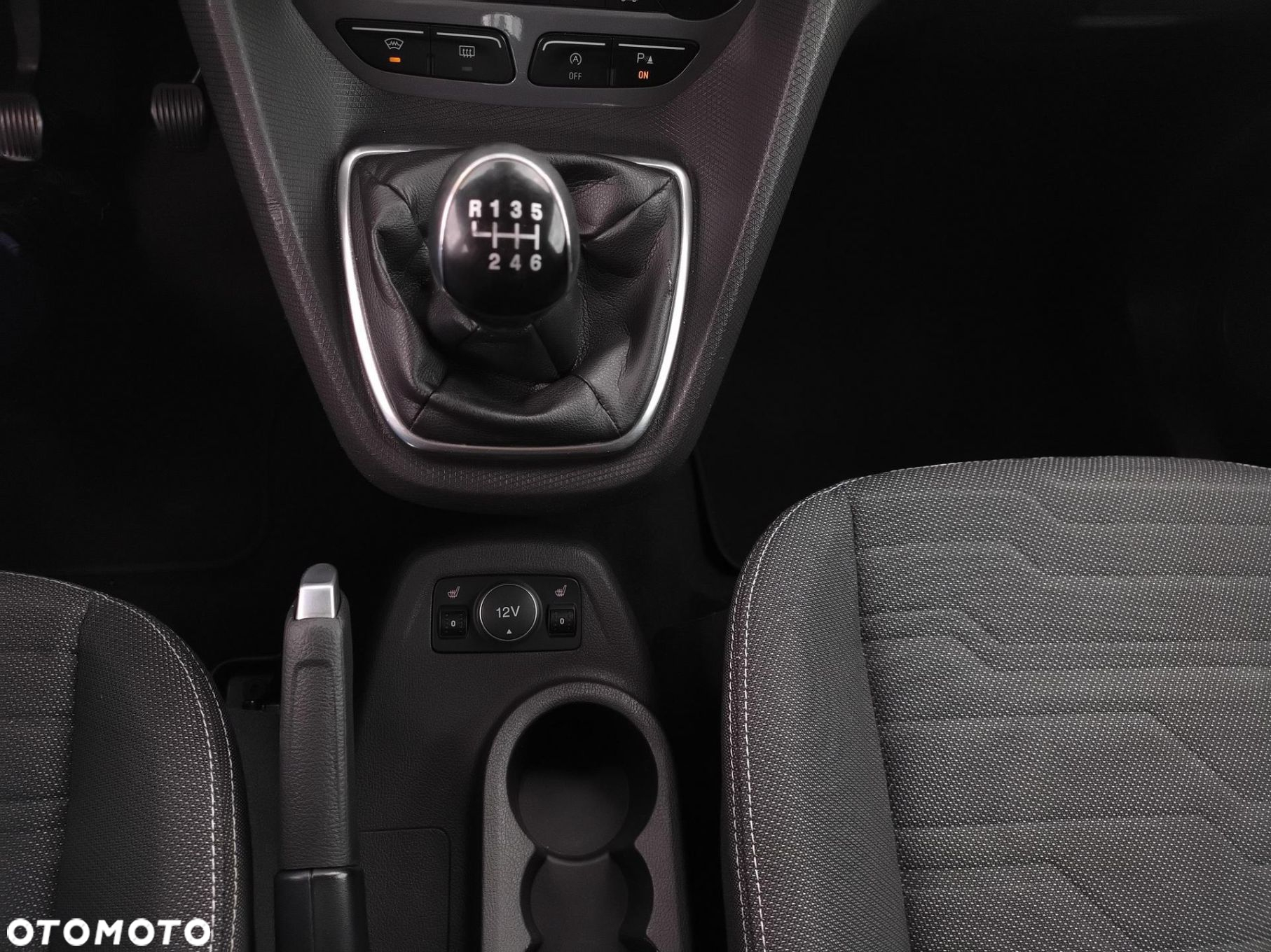 Ford Tourneo Connect Grand - 23