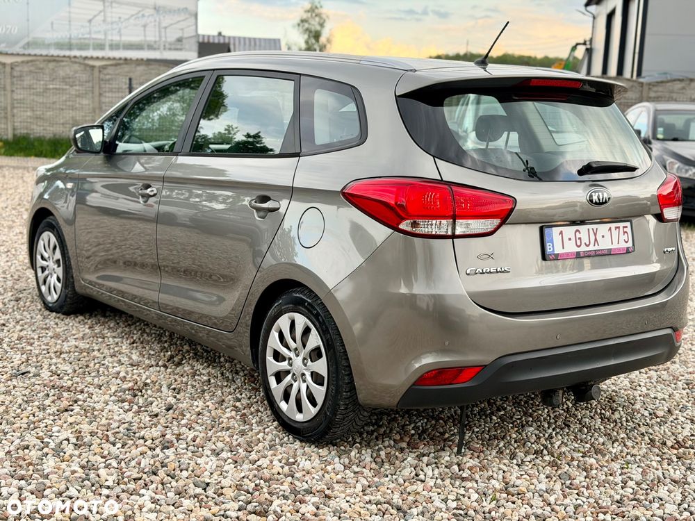 Kia Carens - 17