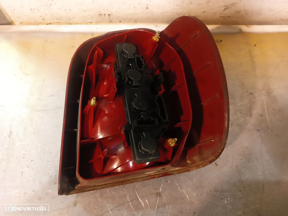 FAROLIM VOLKSWAGEN POLO 6N2 - 99-01 - ESQUERDO / DIREITO - 2