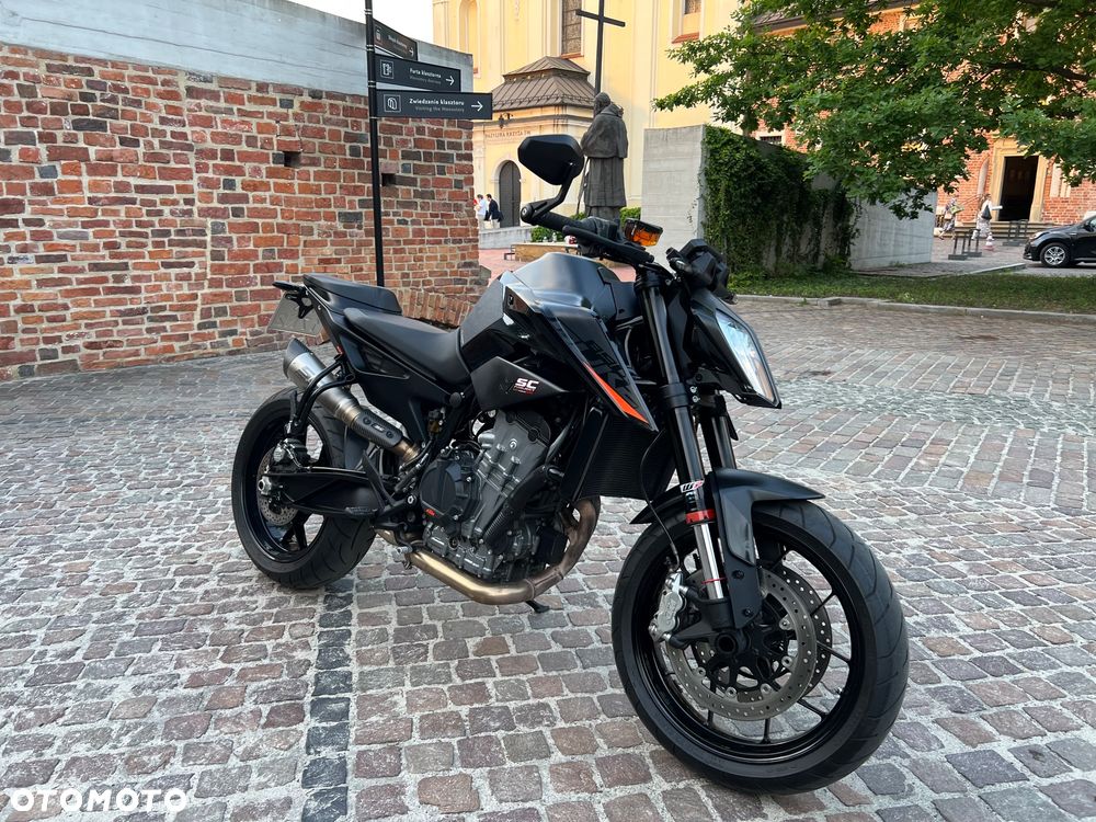 KTM DUKE 890 - 1