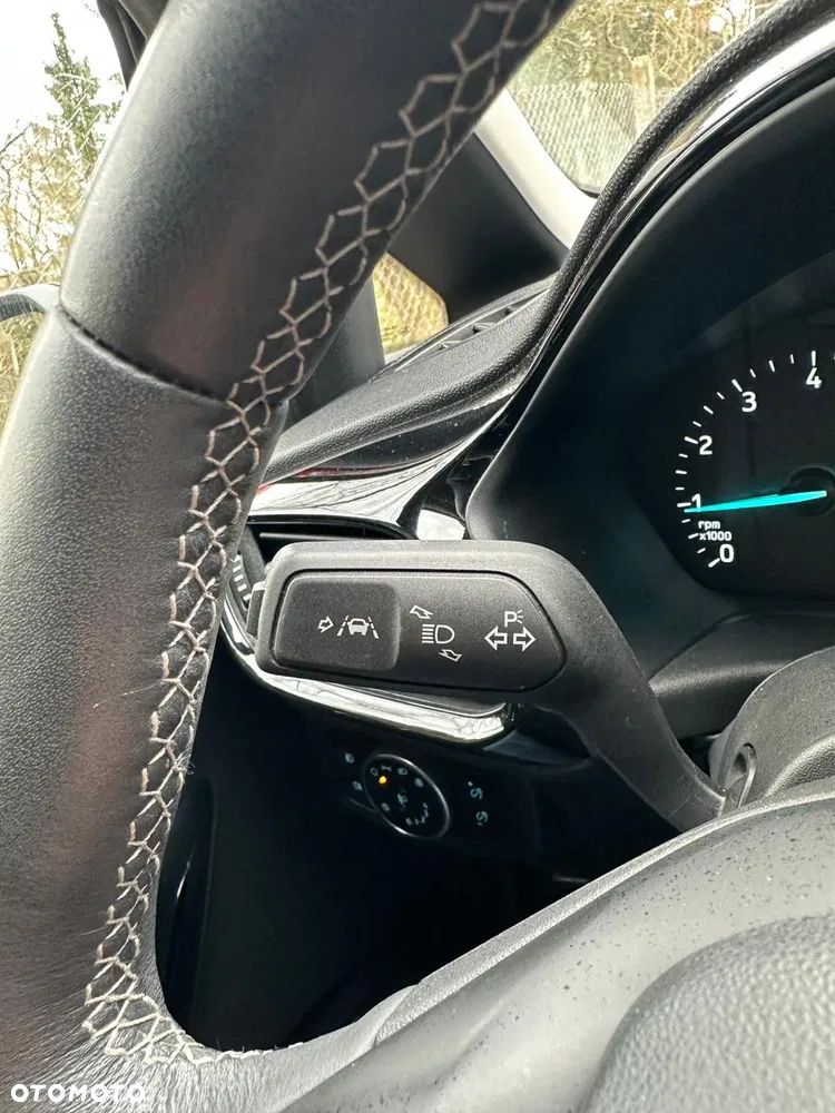 Ford Fiesta 1.1 S&S TITANIUM - 26