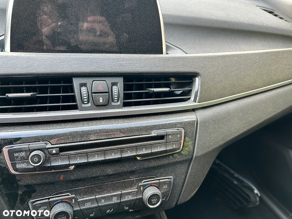 BMW X1 xDrive25i xLine - 11