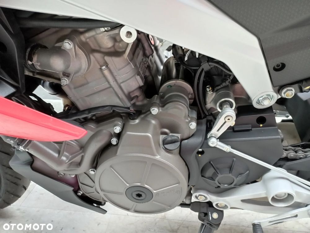 Aprilia Tuono - 10