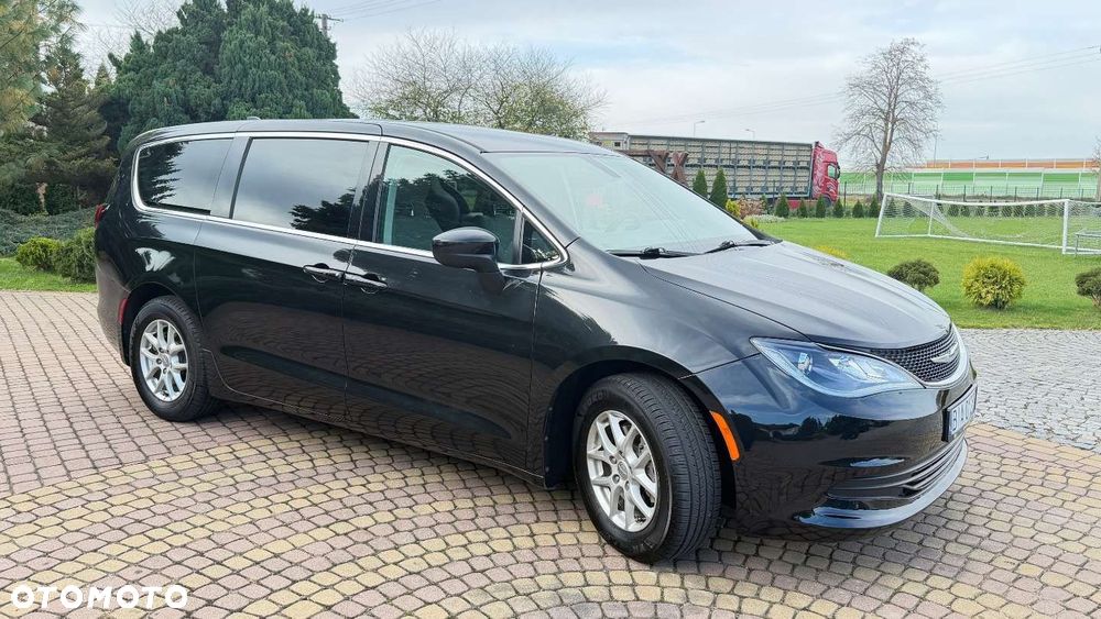 Chrysler Pacifica - 4