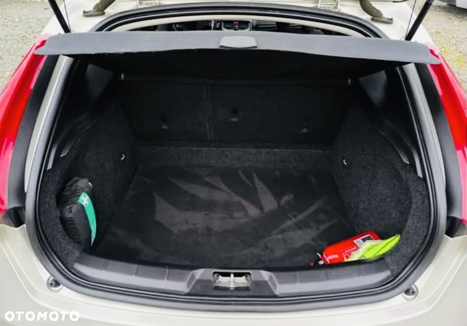 Volvo V40 D2 Geartronic Momentum - 19