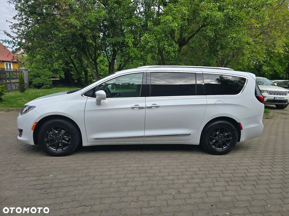 Chrysler Pacifica - 34