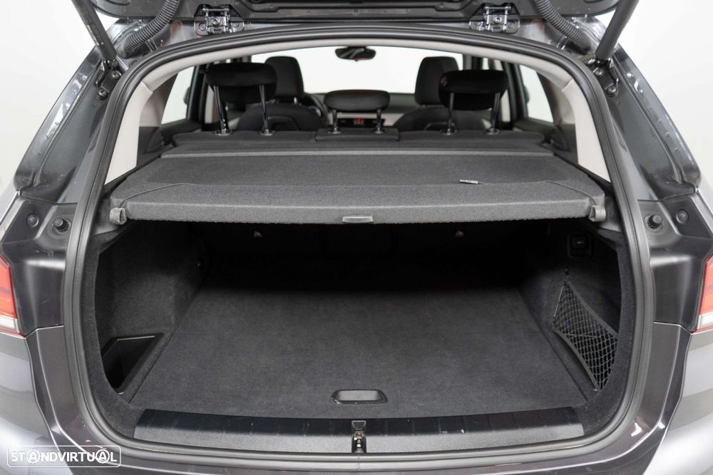 BMW X1 25 e xDrive Corporate Edition - 11